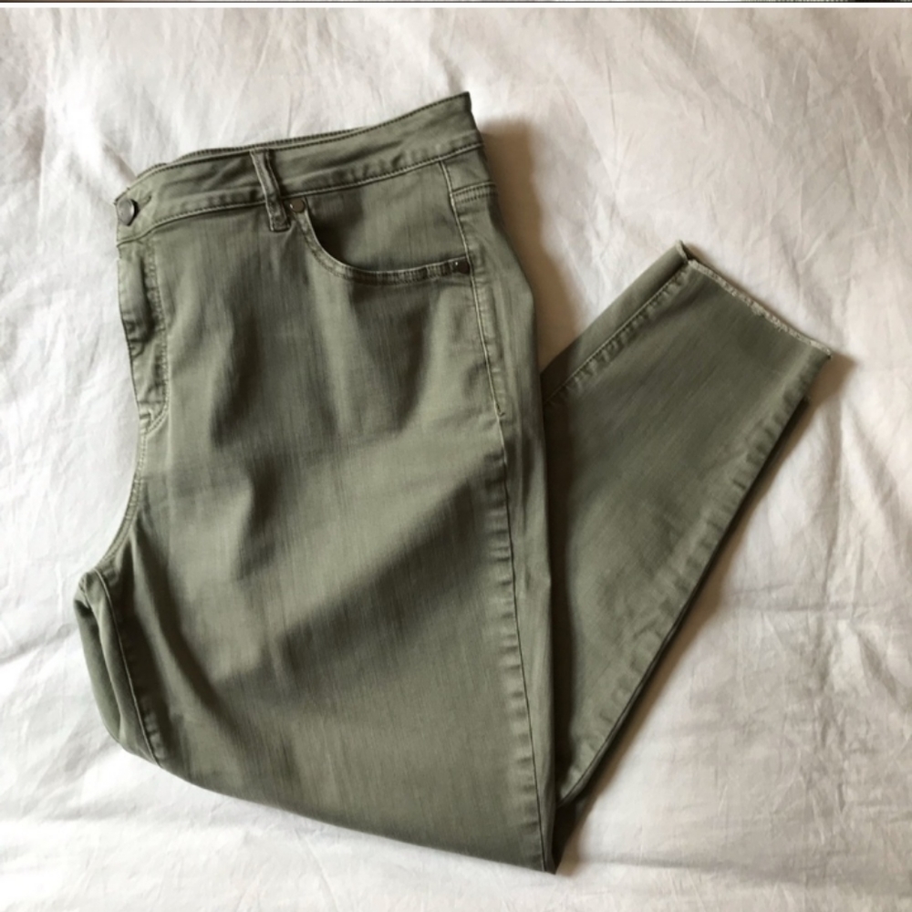 - Sage color super stretch ankle